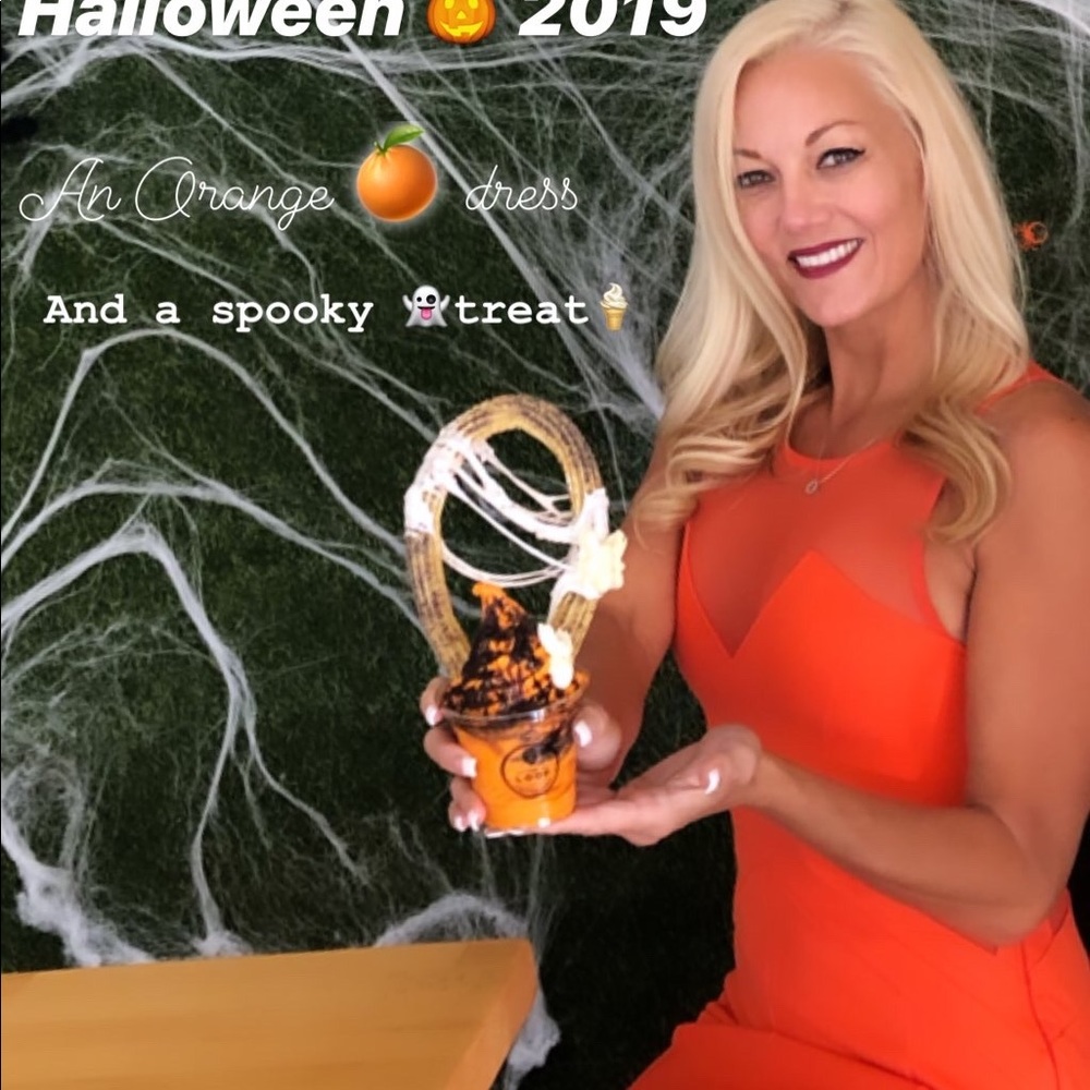 Sexy orange 🍊 mini dress